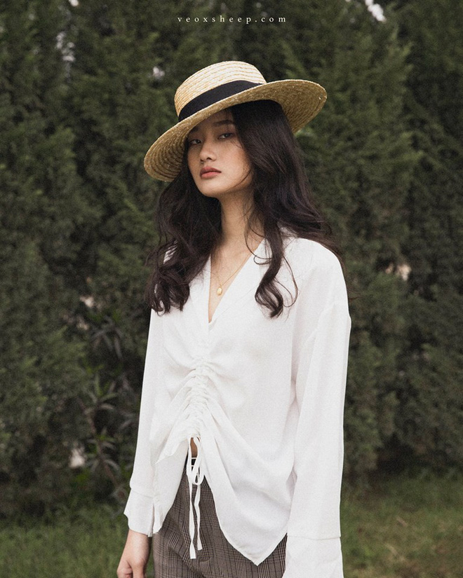 Rất nhiều mẫu sơmi ngọt lịm giá chỉ loanh quanh 400 nghìn để nàng công sở tha hồ mua sắm cho mùa mới