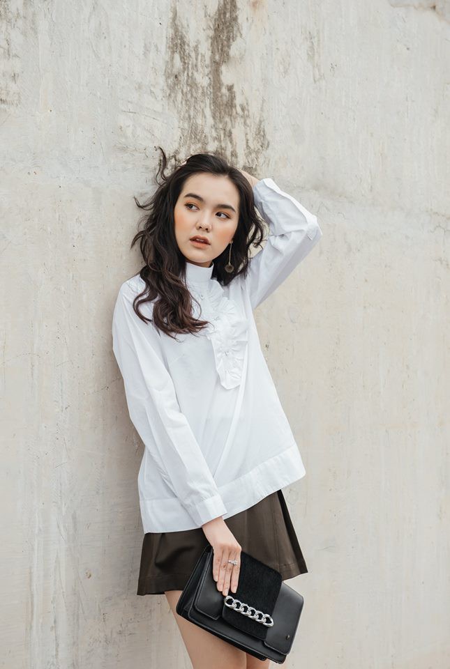 Rất nhiều mẫu sơmi ngọt lịm giá chỉ loanh quanh 400 nghìn để nàng công sở tha hồ mua sắm cho mùa mới