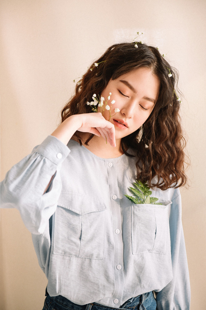 Rất nhiều mẫu sơmi ngọt lịm giá chỉ loanh quanh 400 nghìn để nàng công sở tha hồ mua sắm cho mùa mới