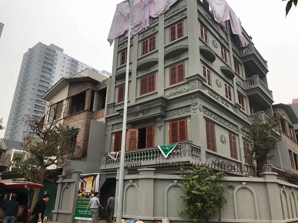 Tháo dỡ biệt thự sai phép của ông Nguyễn Thanh Hóa