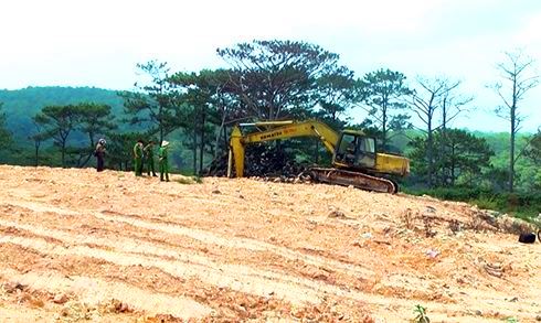 Phát hiện nhà máy xử lý rác chôn lấp trái phép 40.000 tấn rác sống