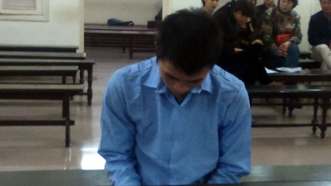 Đưa thiếu nữ mù đường Hà Nội ra chỗ vắng hiếp dâm