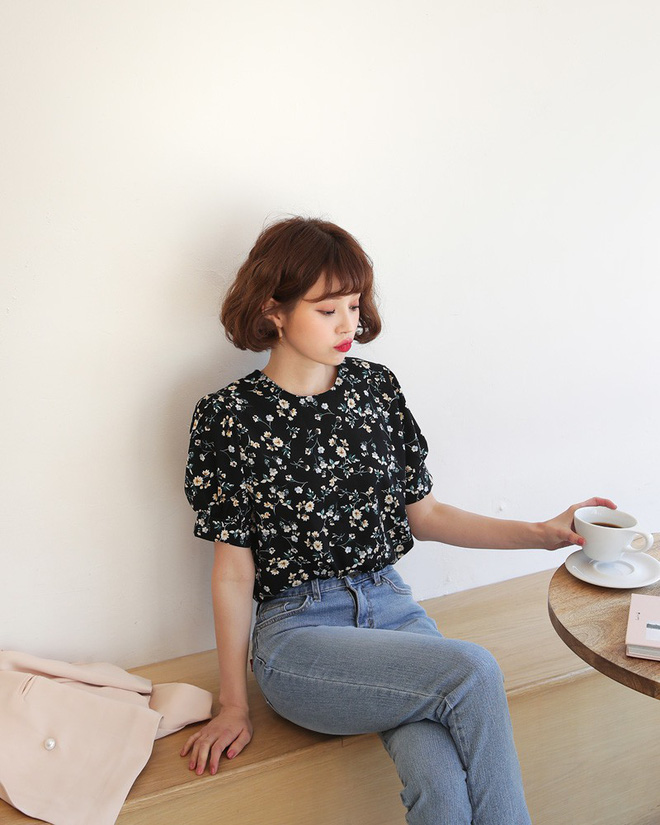 Hội bánh bèo sẽ được phen hỉ hả vì chiếc áo tay bồng này sẽ là hot trend năm nay Hội bánh bèo sẽ được phen hỉ hả vì chiếc áo tay bồng này sẽ là hot trend năm nay