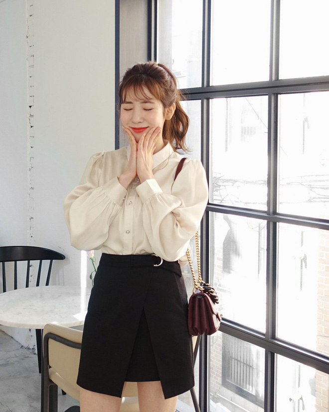 Hội bánh bèo sẽ được phen hỉ hả vì chiếc áo tay bồng này sẽ là hot trend năm nay Hội bánh bèo sẽ được phen hỉ hả vì chiếc áo tay bồng này sẽ là hot trend năm nay