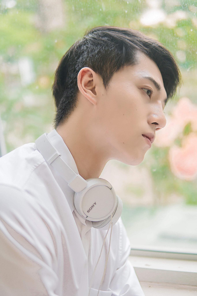 Vừa trở về Việt Nam, Harry Lu trình làng loạt ảnh cận cảnh nhan sắc sau 20 lần phẫu thuật