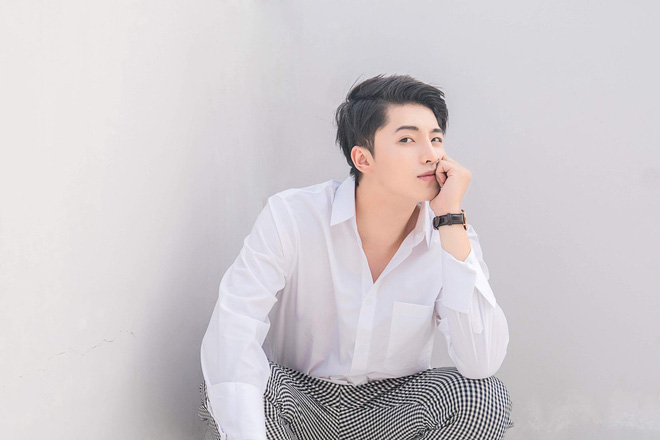 Vừa trở về Việt Nam, Harry Lu trình làng loạt ảnh cận cảnh nhan sắc sau 20 lần phẫu thuật