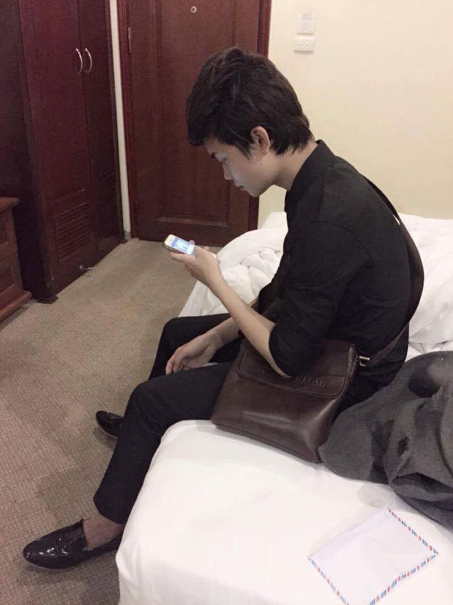 Ca sĩ Á quân X-Factor 2016 bị tố cặp kè với nhiều cô gái cùng lúc, lợi dụng bạn gái cũ để chăm sóc mẹ ốm