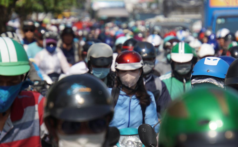 Người Sài Gòn khốn khổ vượt ải kẹt xe cửa ngõ Tây Bắc TP