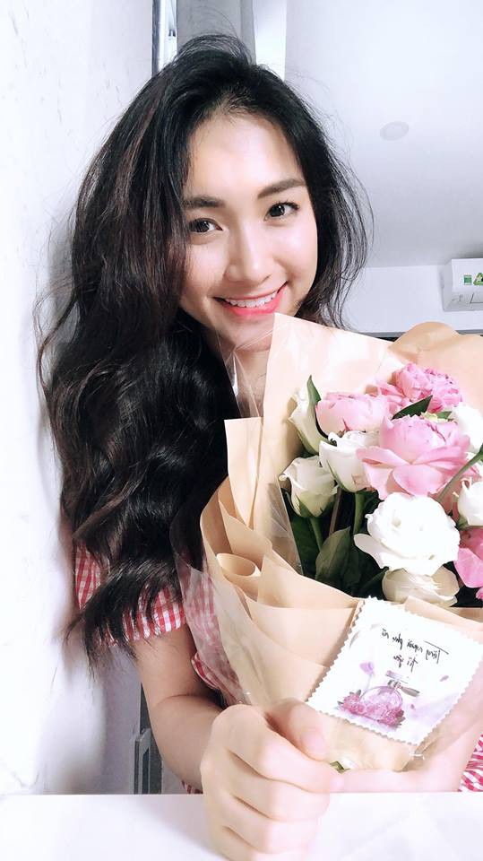 Giữa ồn ào lộ danh tính người yêu, Hòa Minzy lên tiếng: Không phải giàu nghèo xấu đẹp mà là hạnh phúc