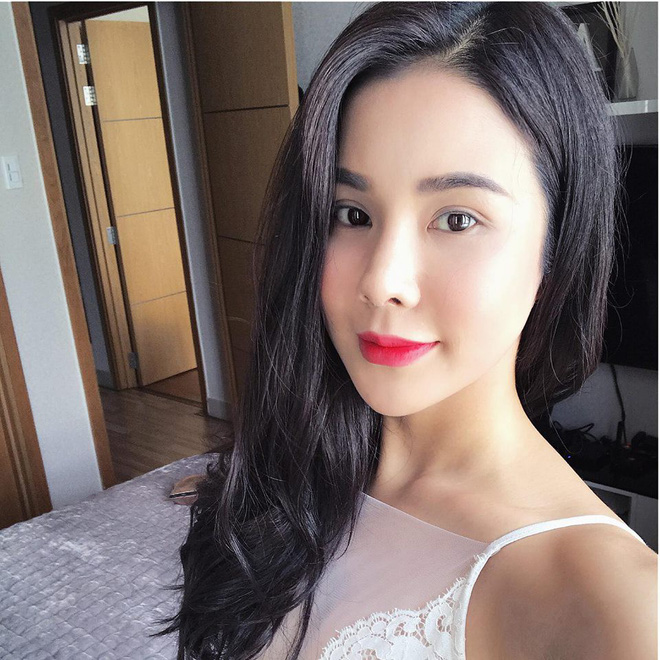 Gương mặt căng cứng phù nề ngày nào của Diệp Lâm Anh nay đã hài hòa và vào nét hơn hẳn Gương mặt căng cứng phù nề ngày nào của Diệp Lâm Anh nay đã hài hòa và vào nét hơn hẳn