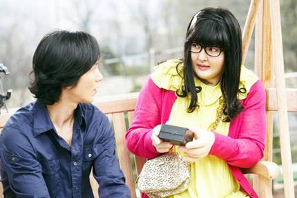 Hoảng hồn khi gặp bồ nhí của chồng, người to như hộ pháp, béo ú béo nần