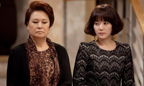 Biếu mẹ chồng ốm nằm viện 1 triệu đồng, tôi bị cả nhà bĩu môi chê bai kẹt sỉ