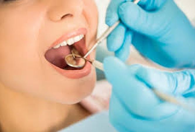 Những biến chứng và nguy cơ sốc phản vệ khi nhổ răng khôn