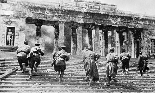 Nỗi phiền toái của người hùng Liên Xô mang họ Hitler