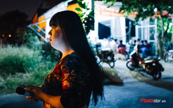 Chuyện đời cô đào hát rong nuôi giấc mơ chuyển giới: Chỉ mong một ngày được nghe gọi là con gái yêu của ba má… Chuyện đời cô đào hát rong nuôi giấc mơ chuyển giới: Chỉ mong một ngày được nghe gọi là con gái yêu của ba má…