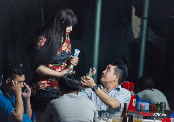 Chuyện đời cô đào hát rong nuôi giấc mơ chuyển giới: Chỉ mong một ngày được nghe gọi là con gái yêu của ba má…