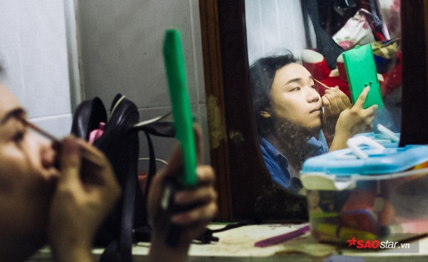 Chuyện đời cô đào hát rong nuôi giấc mơ chuyển giới: Chỉ mong một ngày được nghe gọi là con gái yêu của ba má…