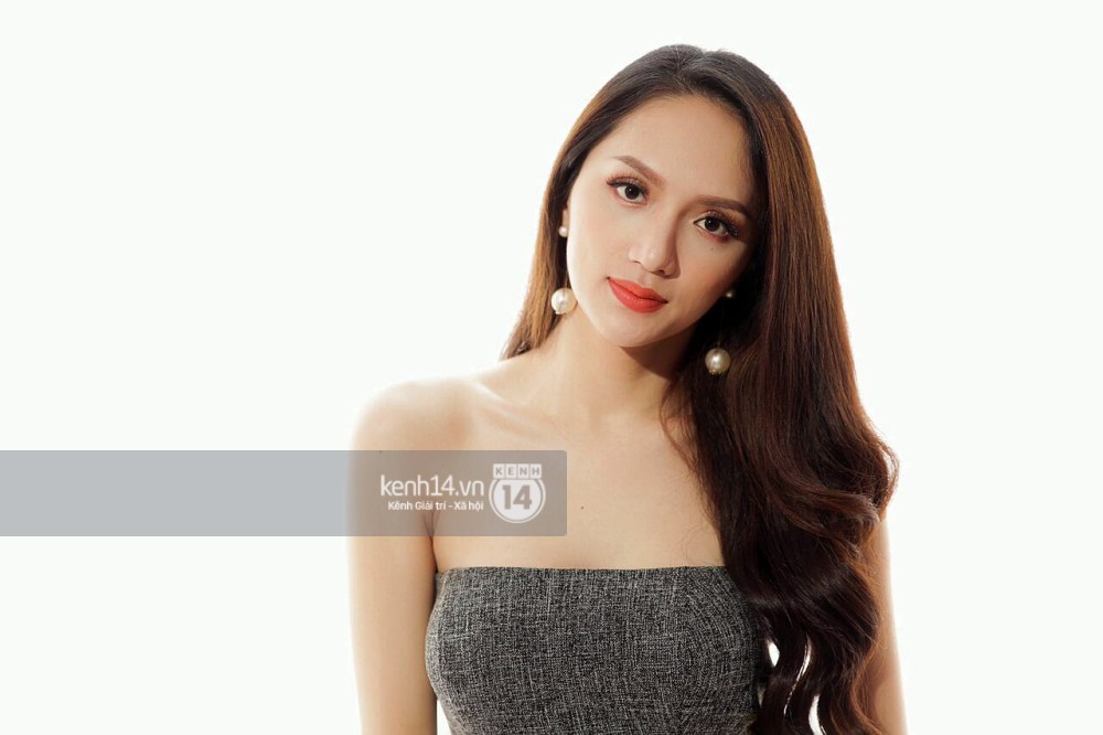 Hoa hậu Hương Giang xinh đẹp rực rỡ trong ngày đầu về Việt Nam Hoa hậu Hương Giang xinh đẹp rực rỡ trong ngày đầu về Việt Nam