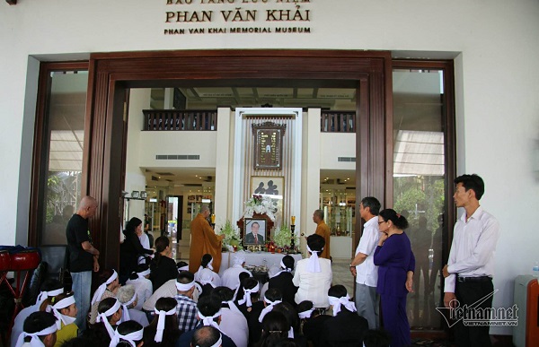 Hình ảnh chuẩn bị lễ tang nguyên Thủ tướng Phan Văn Khải Hình ảnh chuẩn bị lễ tang nguyên Thủ tướng Phan Văn Khải