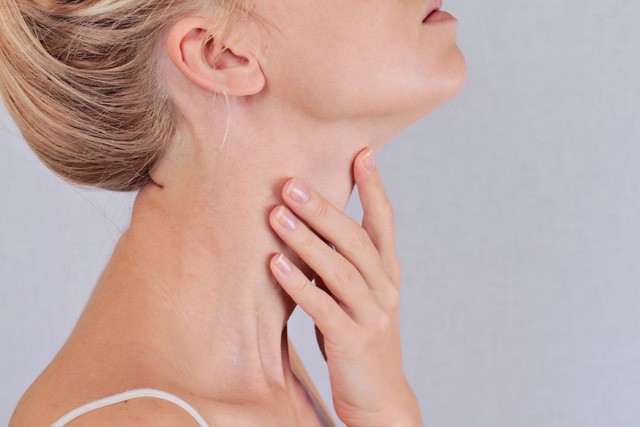 Thói quen thường gặp của dân văn phòng nhưng lại gây ra một loạt tác hại không ngờ Thói quen thường gặp của dân văn phòng nhưng lại gây ra một loạt tác hại không ngờ