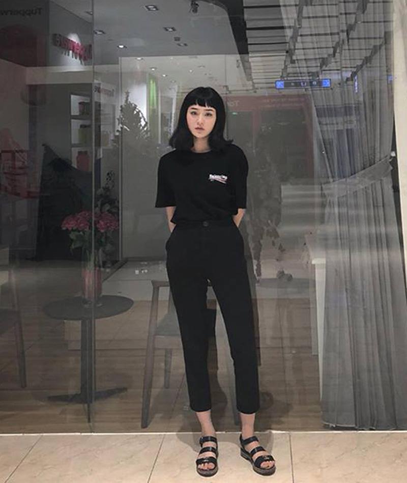 Đúng là đẳng cấp Hồ Ngọc Hà, Thanh Hằng, mặc quần vải đen cũng sang chảnh hết nấc!