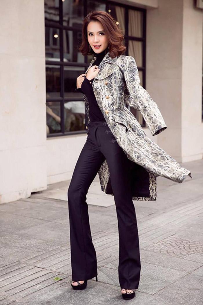 Đúng là đẳng cấp Hồ Ngọc Hà, Thanh Hằng, mặc quần vải đen cũng sang chảnh hết nấc!