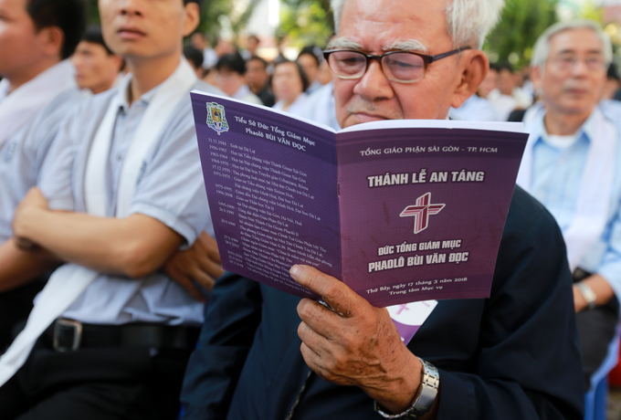 700 linh mục cử hành thánh lễ an táng cố Tổng giám mục Phaolô