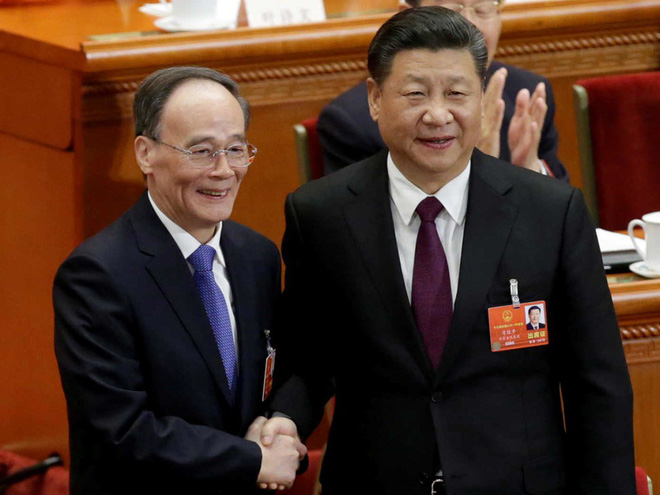 Tân Phó Chủ tịch TQ Vương Kỳ Sơn trở lại ngoạn mục, đập bàn tại lễ tuyên thệ nhậm chức