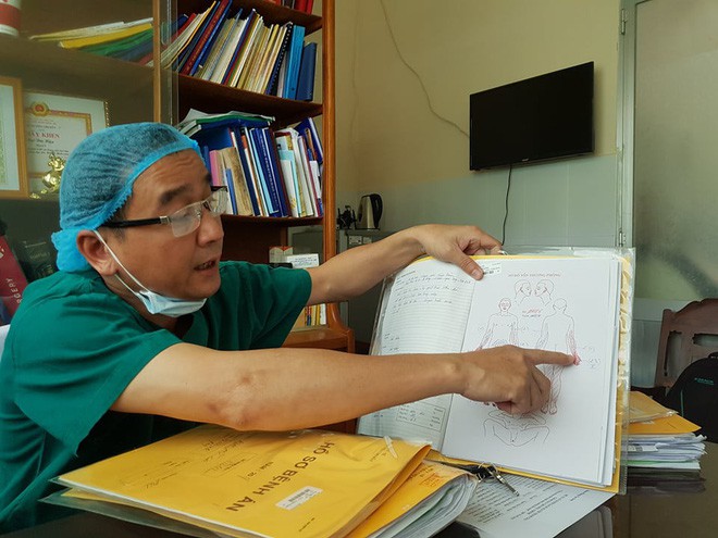 Thương tâm cha lóc da cứu con trai 3 tuổi bỏng toàn bộ cơ thể vì cháy nhà