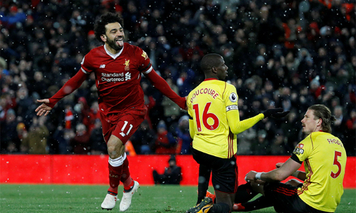 Salah ghi bốn bàn, Liverpool thổi lửa vào gáy Man Utd