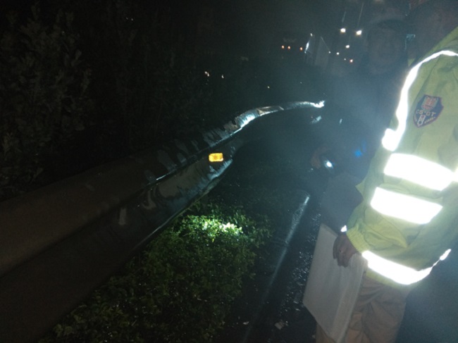 Hiện trường vụ tai nạn kinh hoàng giữa xe khách và xe cứu hỏa