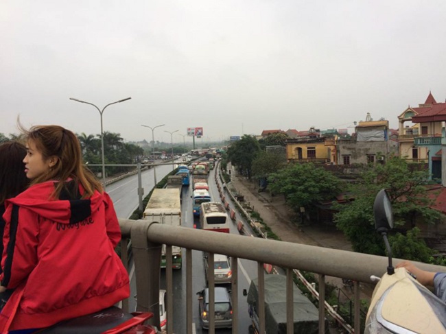 Hiện trường vụ tai nạn kinh hoàng giữa xe khách và xe cứu hỏa