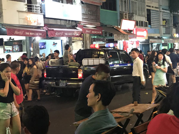 Công an nói gì vụ khách Tây bị đánh ở Bùi Viện?