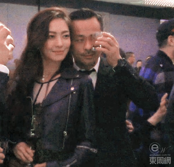 Bất chấp dị nghị thay người tình như thay áo, tỷ phú sòng bài đắm đuối cô bồ mới