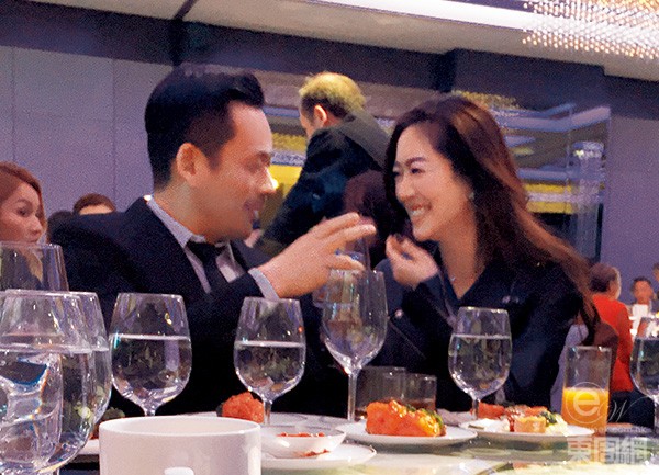 Bất chấp dị nghị thay người tình như thay áo, tỷ phú sòng bài đắm đuối cô bồ mới