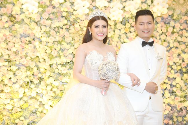 Hari Won, Đàm Vĩnh Hưng hội ngộ trong đám cưới Tố Ny và chồng cơ phó hàng không