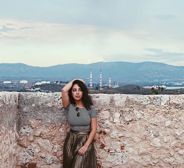 Mong nổi tiếng với cuộc sống sang chảnh vạn người mê, không ngờ danh tiếng đâu chưa thấy, cô gái đã nợ như chúa chổm Mong nổi tiếng với cuộc sống sang chảnh vạn người mê, không ngờ danh tiếng đâu chưa thấy, cô gái đã nợ như chúa chổm