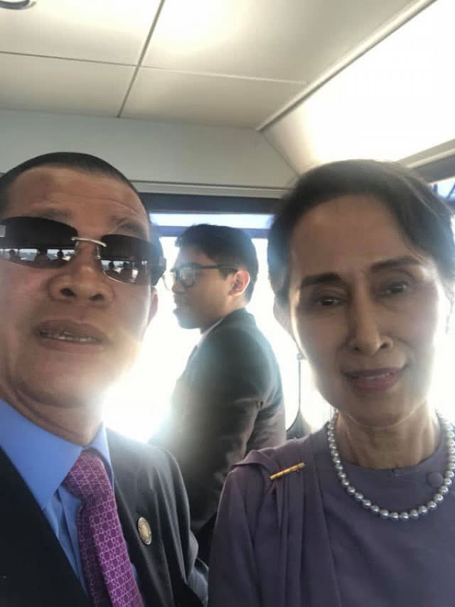 Chùm ảnh: Tinh thần selfie cao độ của Thủ tướng Campuchia cùng các nguyên thủ ASEAN