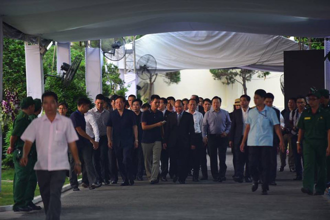 Thủ tướng Nguyễn Xuân Phúc đến nhà riêng nguyên Thủ tướng Phan Văn Khải Thủ tướng Nguyễn Xuân Phúc đến nhà riêng nguyên Thủ tướng Phan Văn Khải