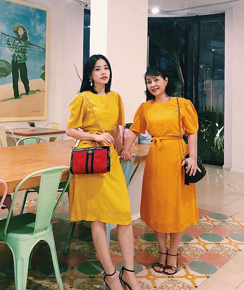 Nhờ Tăng Thanh Hà và loạt sao lăng xê, màu vàng giờ đã hot hơn cả tím!