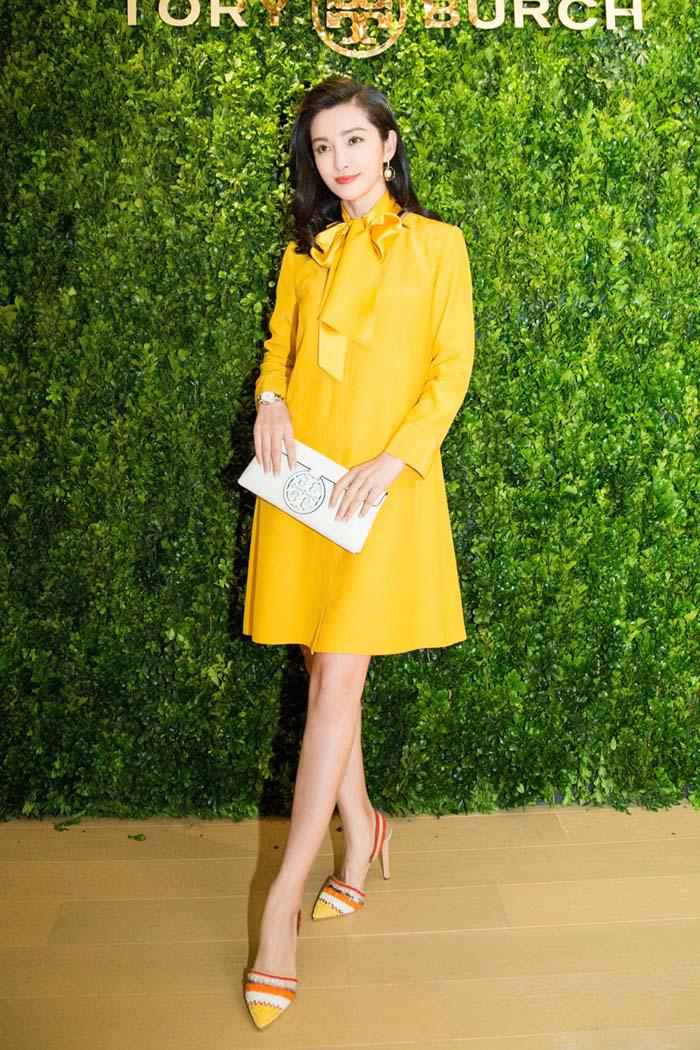 Nhờ Tăng Thanh Hà và loạt sao lăng xê, màu vàng giờ đã hot hơn cả tím!