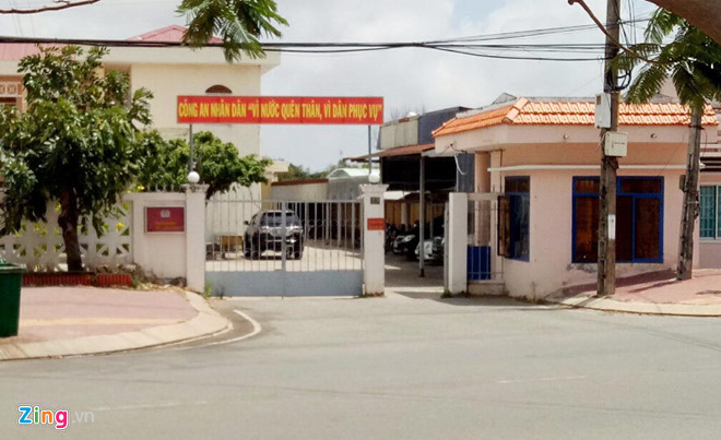 Cảnh sát cắm thẻ công an để vay tiền có bị loại khỏi ngành?