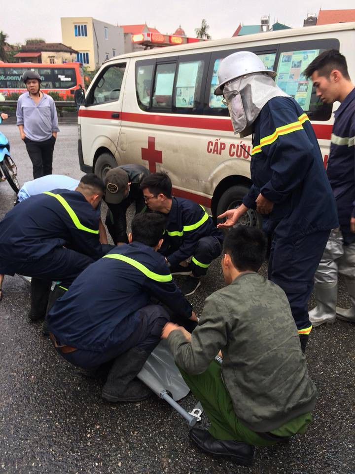 Một chiến sĩ trẻ đã tử vong sau vụ va chạm giữa xe cứu hỏa và xe khách trên cao tốc Pháp Vân - Cầu Giẽ