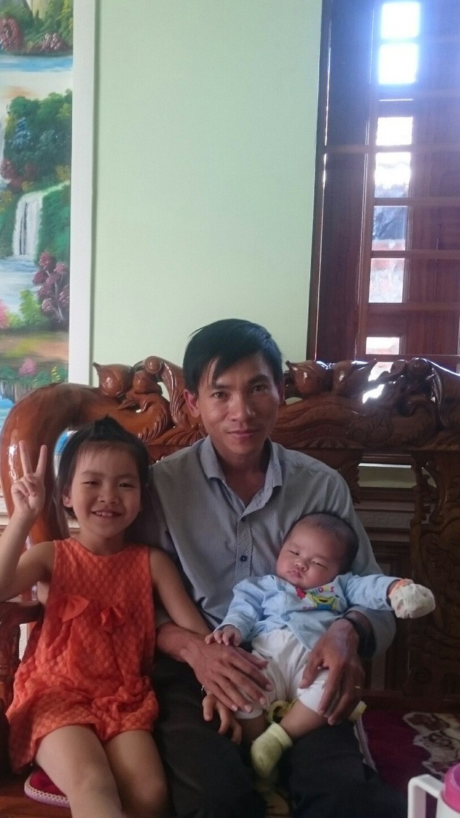 Cuộc sống gà trống nuôi con sau ngày nữ giáo viên bị ung thư, giành giật sự sống từng ngày để sinh con qua đời