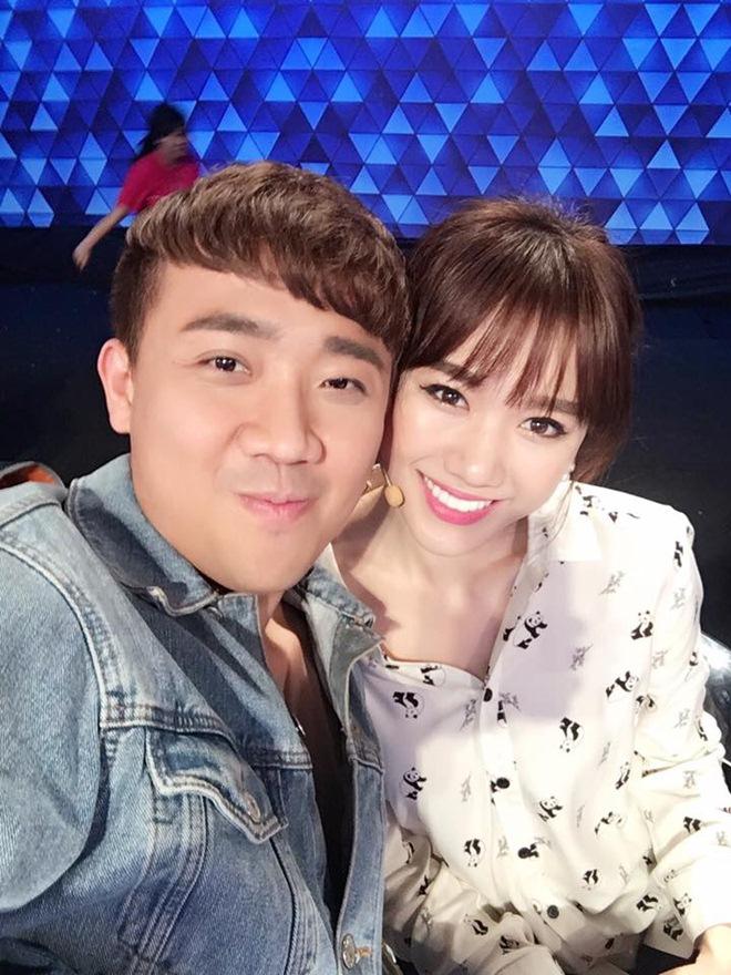 Kỷ niệm 800 ngày yêu nhau, Trấn Thành chỉ nói một câu đã khiến Hari Won cười tít mắt