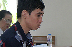 Nam thanh niên làm chuyện người lớn với con gái bạn