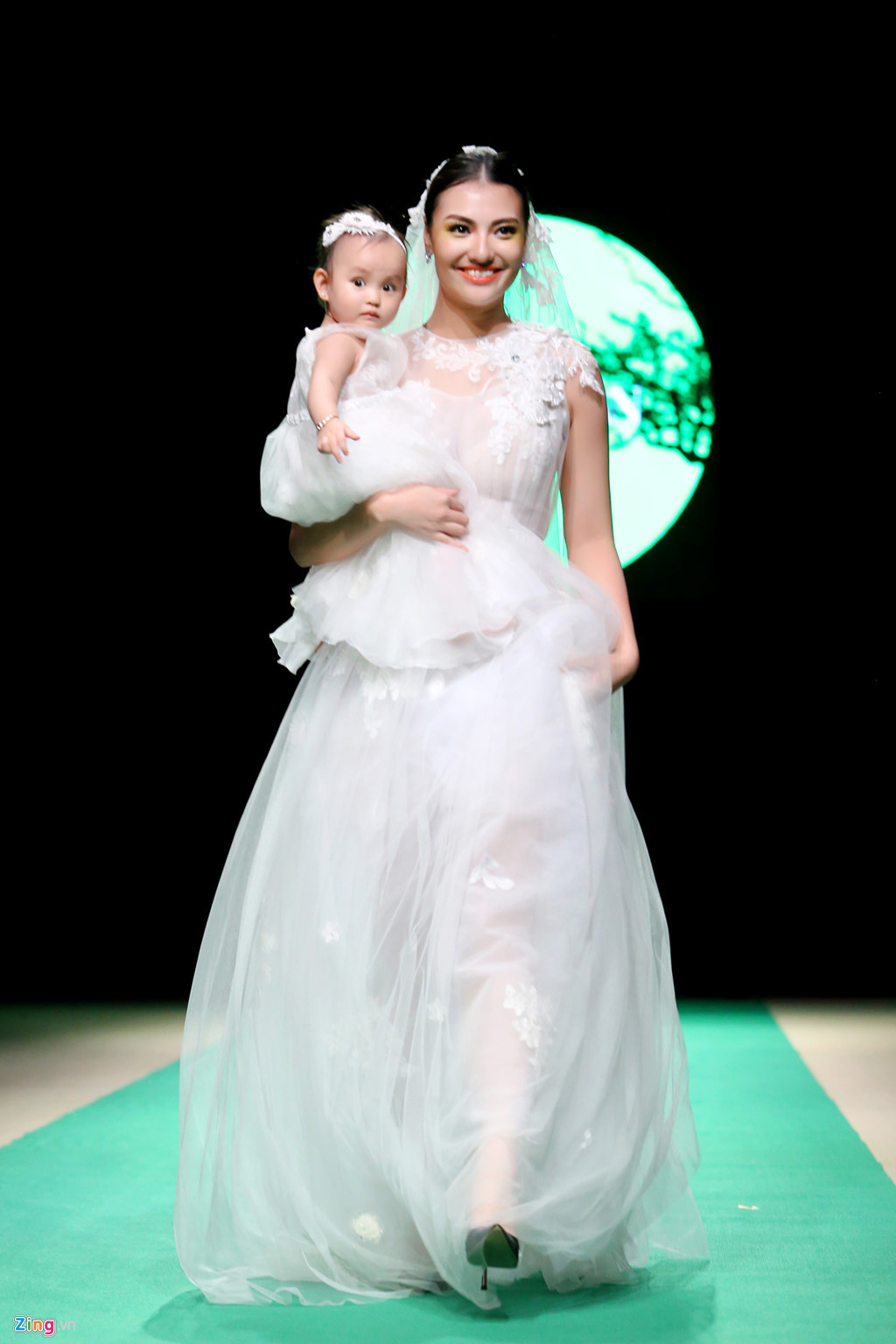 Người mẫu Hồng Quế: Tôi đã rất hư...