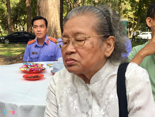 Cụ bà 81 tuổi vượt 300 km đi viếng nguyên Thủ tướng Phan Văn Khải