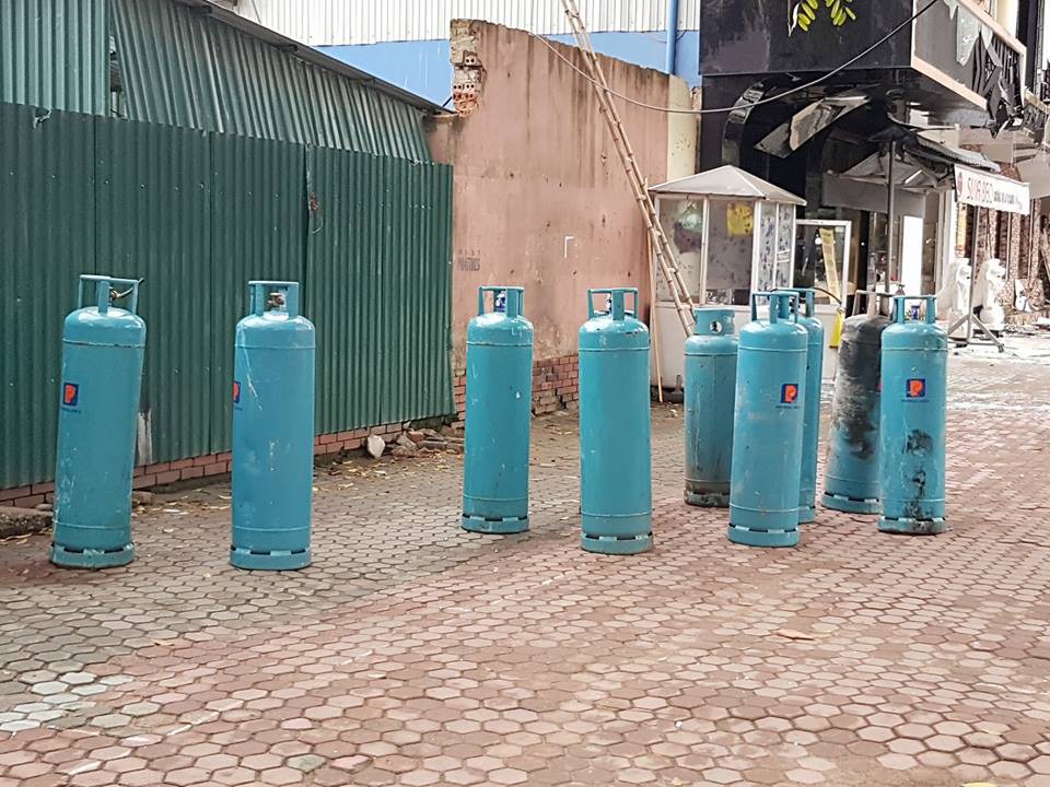 Nổ tung căn nhà 2 tầng nửa đêm: Nguyên nhân ban đầu được xác định do bình gas?