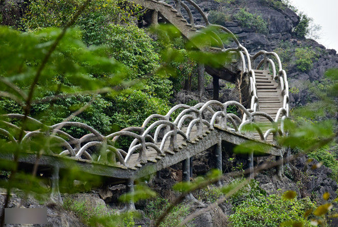 Cầu xuyên lõi di sản Tràng An đi ngược cam kết của Việt Nam với UNESCO